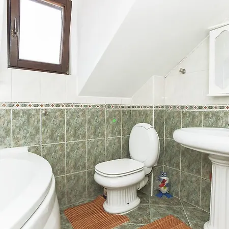 Spacious Apartment *